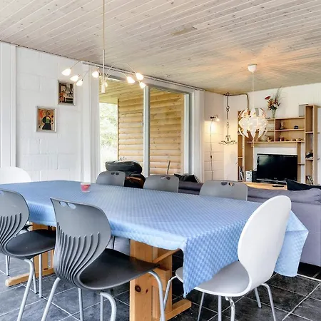 Дом отдыха 8 Person In *