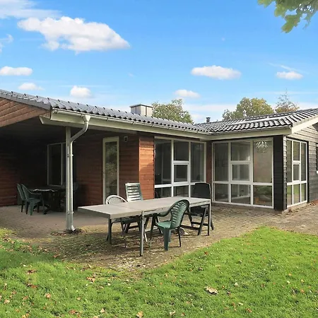 8 Person In Дом отдыха *