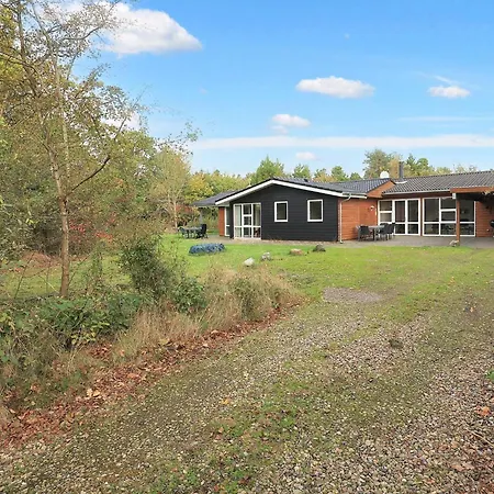 Дом отдыха 8 Person In