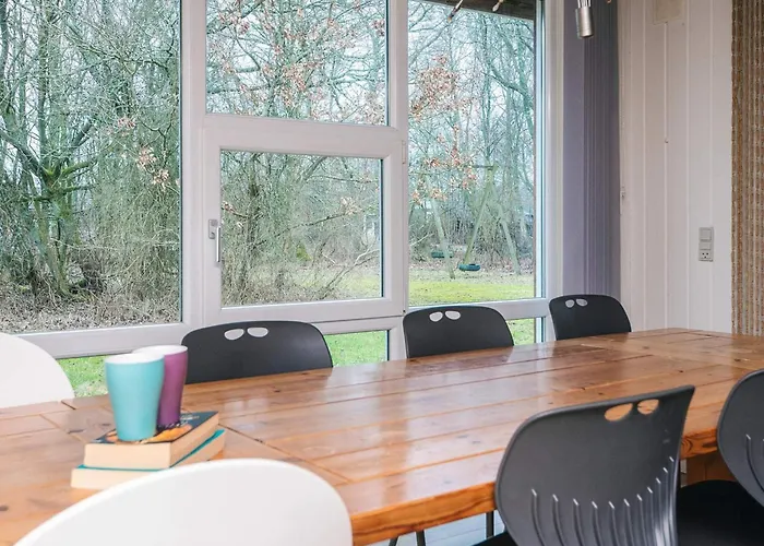 8 Person In 布拉万德