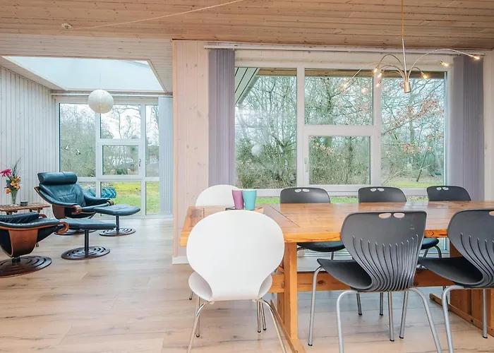 8 Person In 布拉万德